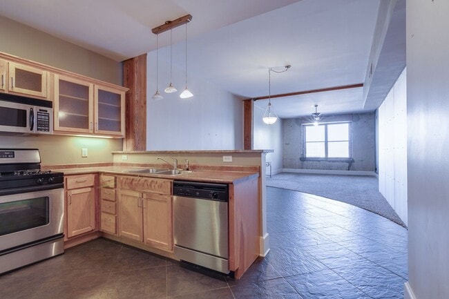 Building Photo - 202 GE Patterson Ave