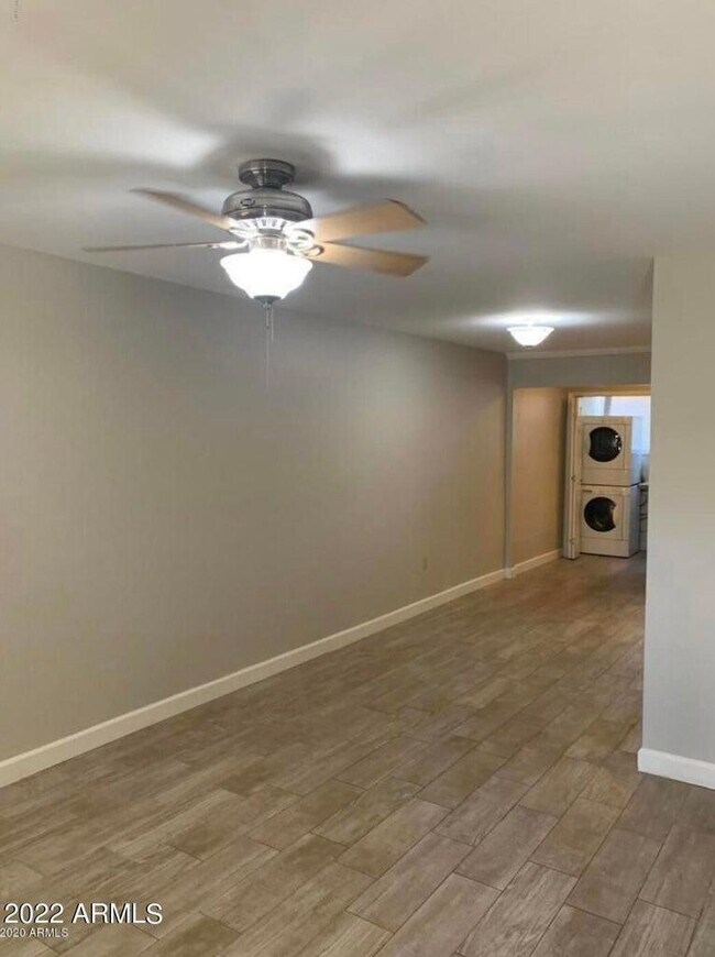 Foto del edificio - 461 W Holmes Ave