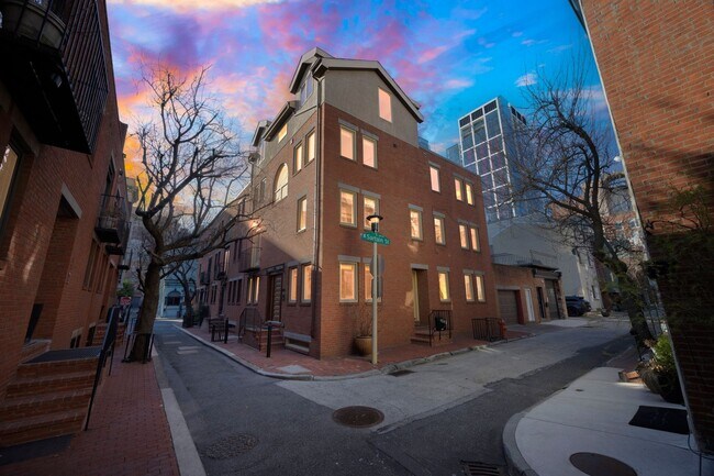 Foto del edificio - 220 S Sartain St