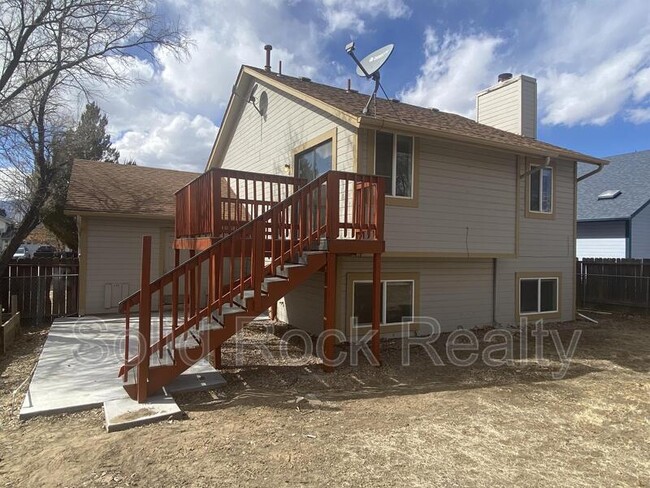 Building Photo - 935 Greenbrier Dr