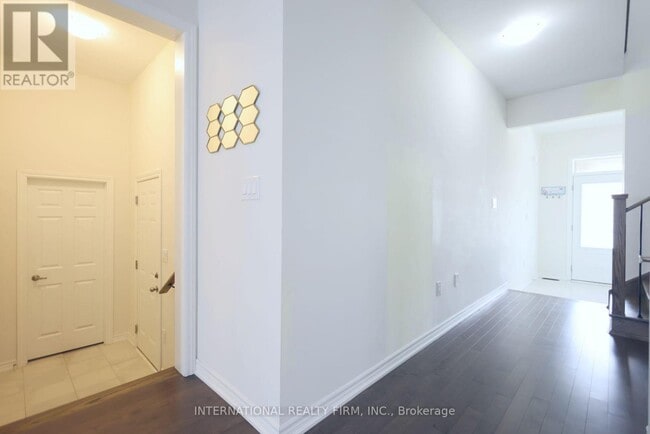 Building Photo - 327 Northglen Blvd