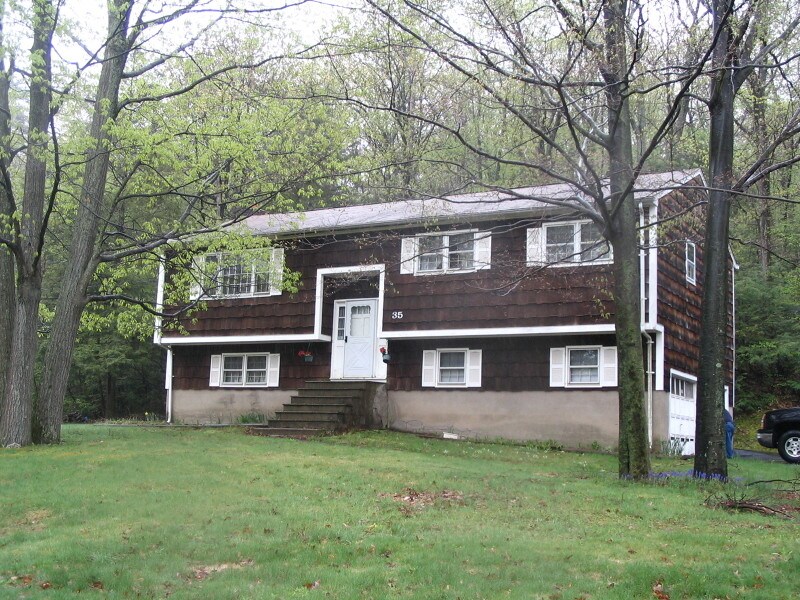 35 Larchmont Dr, Hewitt, NJ 07421 Room for Rent in Hewitt, NJ