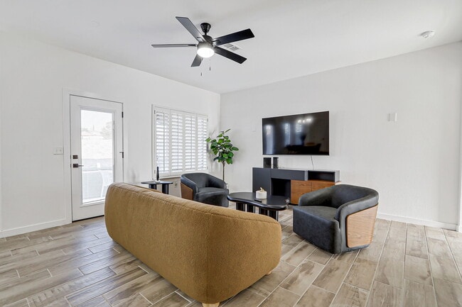 Sala de estar - 11663 Dos Palmas Dr