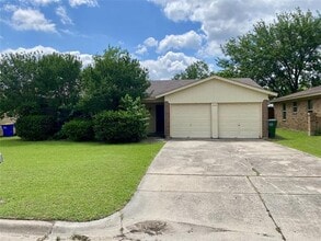 Building Photo - 7513 Meadowbrook Dr