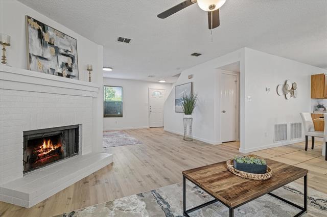 Foto del edificio - 3300 Jacobs Dr