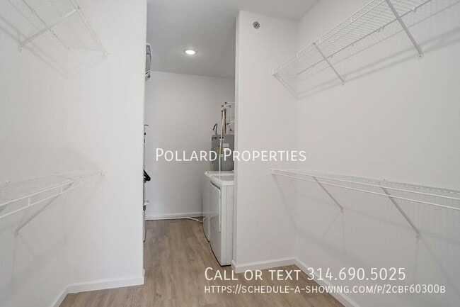 Building Photo - 704 Parkview Dr