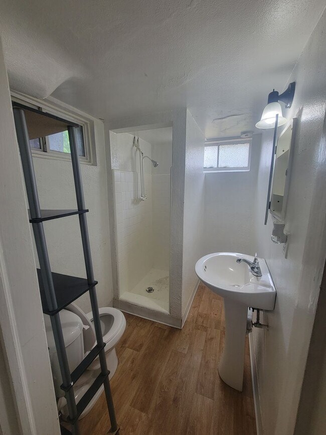 Foto del edificio - 1318 E Frye Ave