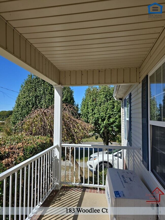 Building Photo - 183 Woodlee Ct
