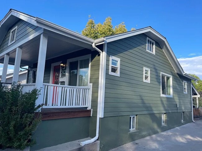 Building Photo - 434 Meade St