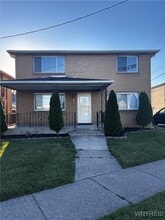 Building Photo - 688 Dick Rd