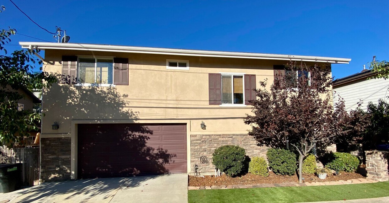 Primary Photo - San Carlos Custom Home