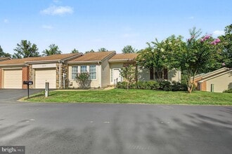 Building Photo - 2615 Point Lookout Cove