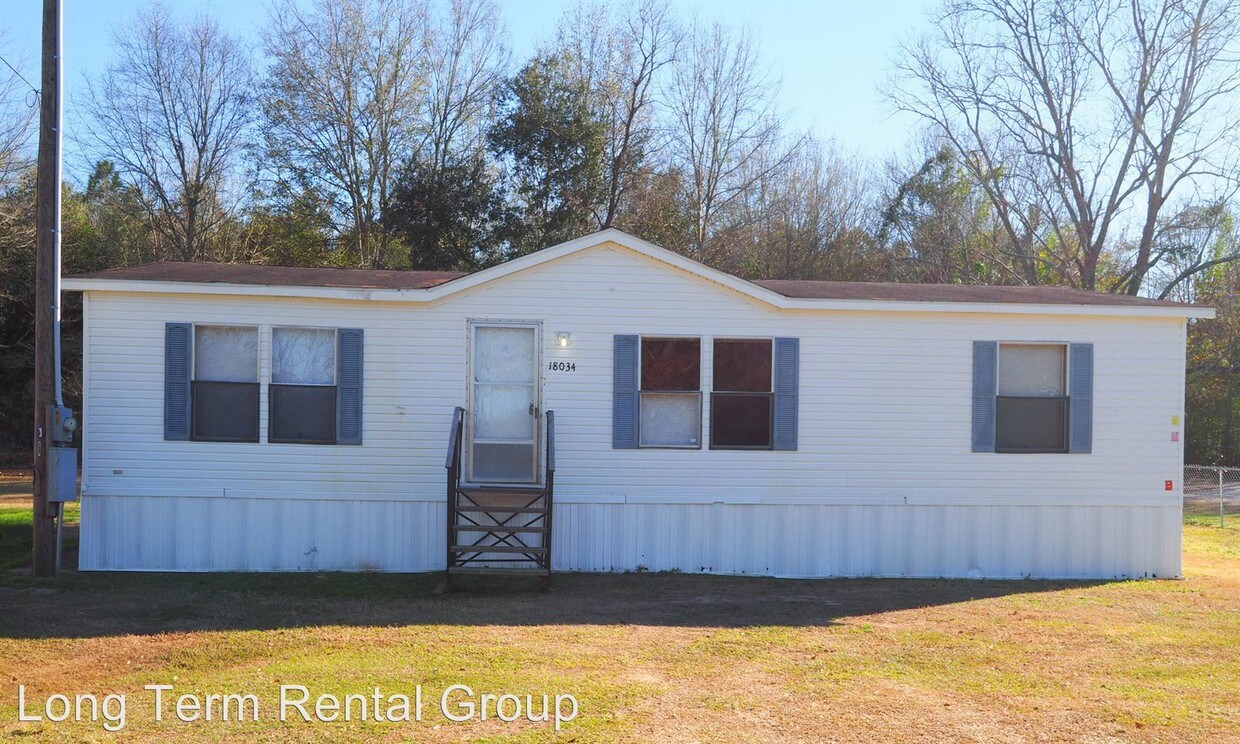 Primary Photo - 3 br, 2 bath House - 18034 Airport Road