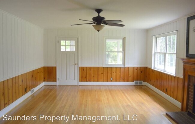 Building Photo - 3 br, 1 bath House - 4011 Rolling Hill Dr
