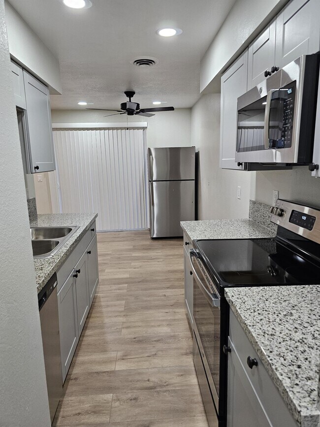 Building Photo - 385 Alemar Way