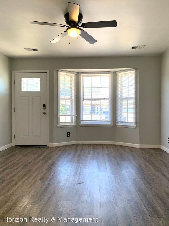 Building Photo - 3 br, 1 bath House - 1061 Shadow Ridge Ave