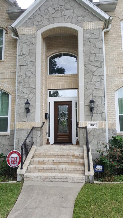 Building Photo - 5105 Maple St