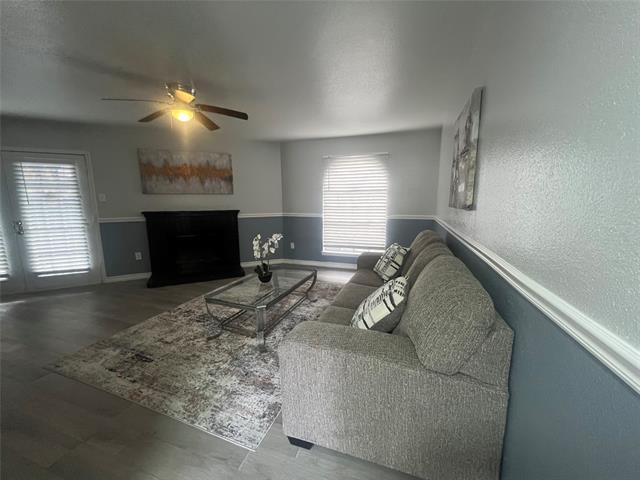 Foto del edificio - 7501 Chesterfield Dr