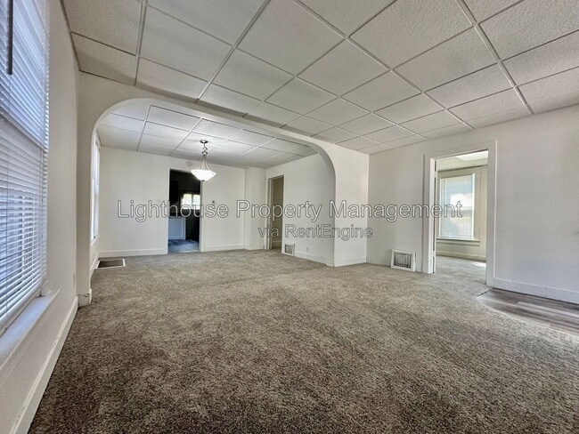 Building Photo - 2528 Hoyt St