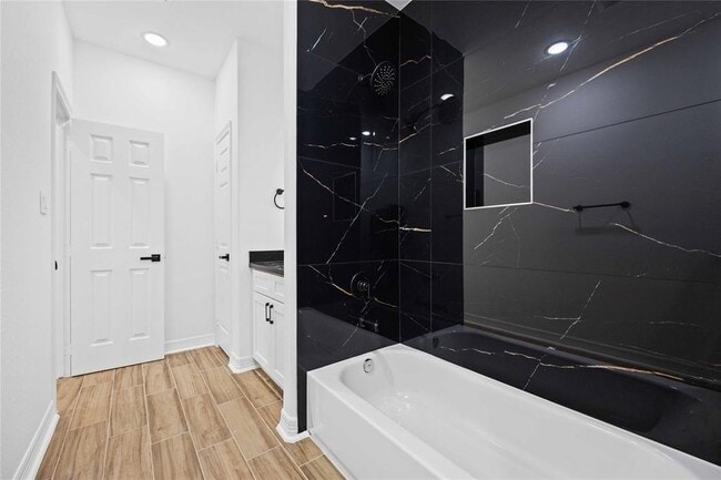 Foto del edificio - 5311 Liberty Rd