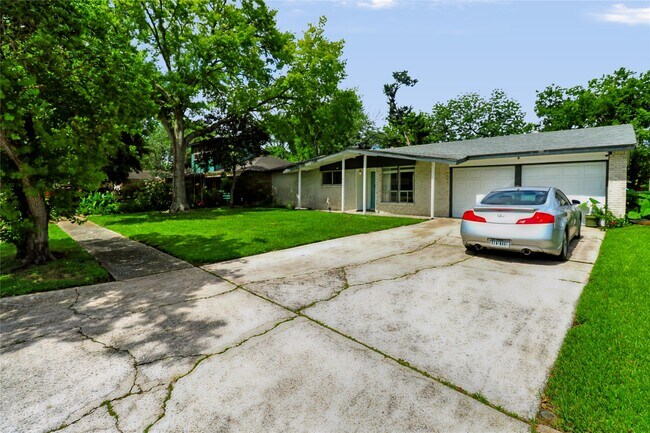 Building Photo - 11930 Ashcroft Dr