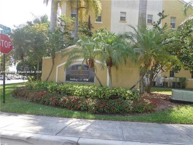 Foto del edificio - 720 SW 111th Ave