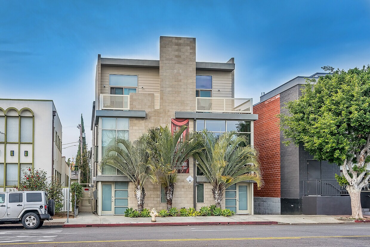 631 N Larchmont Blvd Unit 4, Los Angeles, CA 90004 Condo for Rent in