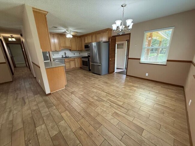 Foto del edificio - Pace - 3 bedroom, 2 bathroom