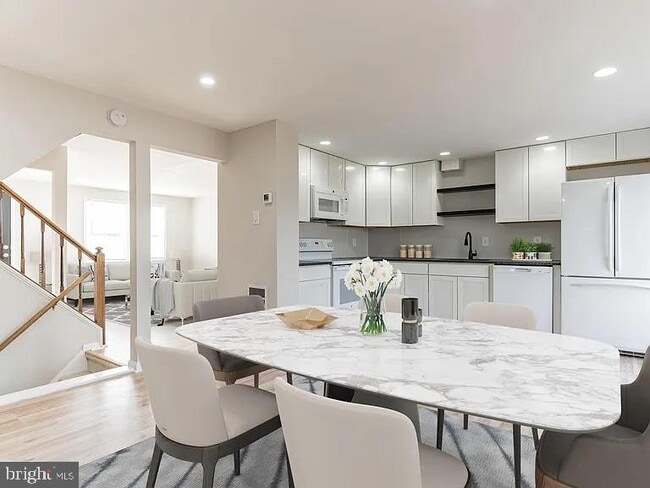 Foto del edificio - 6542 Birchleigh Way