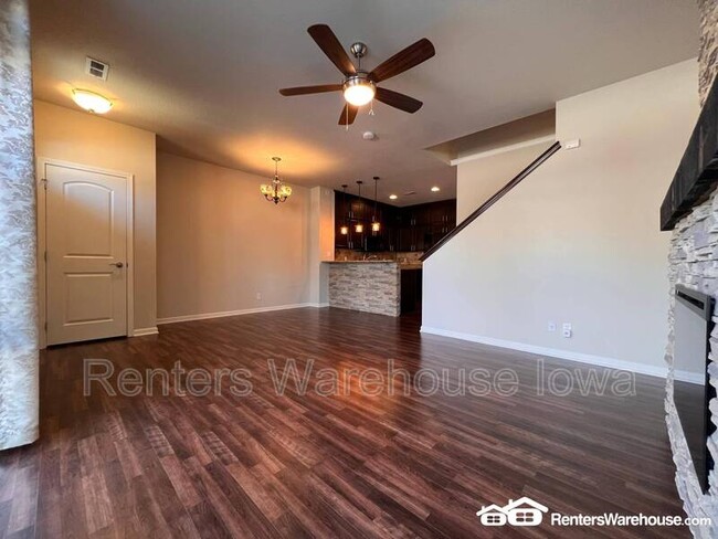 Foto del edificio - 214 Watson Powell Jr Way