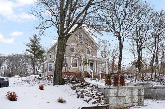 Building Photo - 1187 Mendon Rd