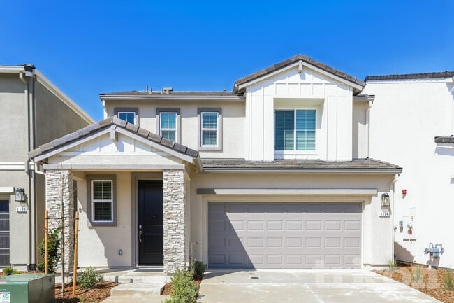 Interior Photo - Tricon Twelve Bridges