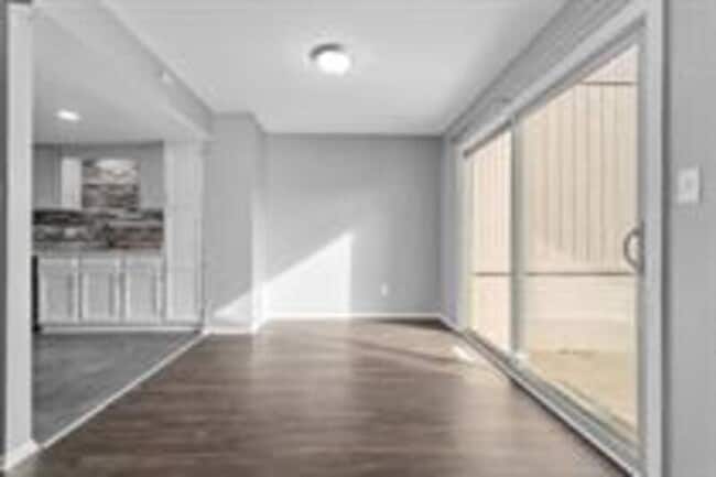 Building Photo - 650 NW Valleybrook Rd