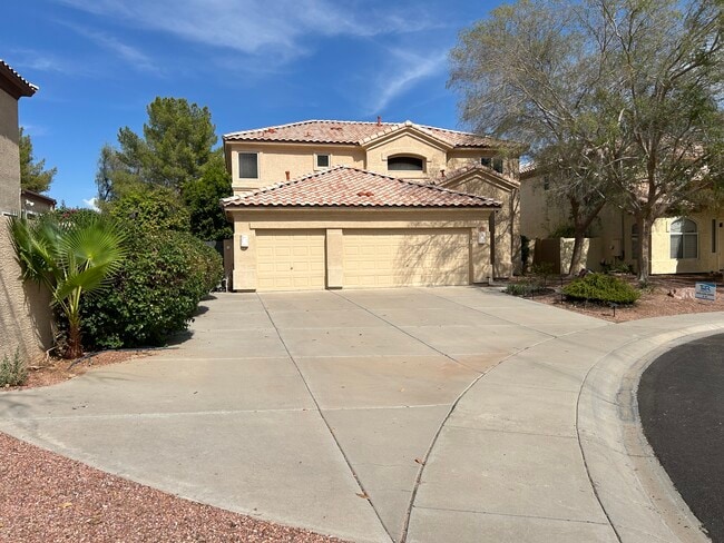 Building Photo - 9885 S La Rosa Dr