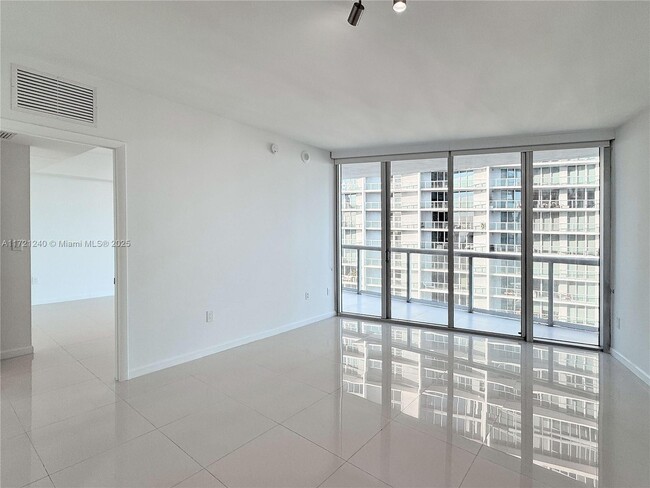 Foto del edificio - 495 Brickell Ave