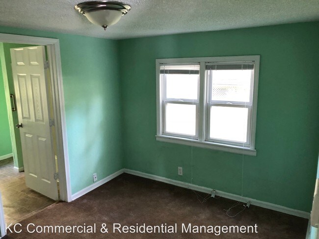 Foto del edificio - 2 br, 1 bath House - 2920 NE 39th St