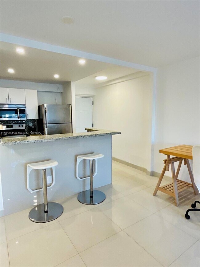Foto del edificio - 3545 NE 167th St