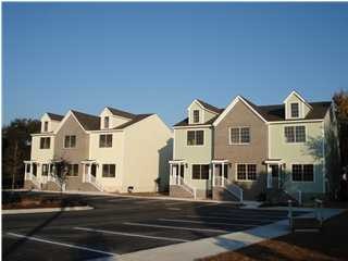 Primary Photo - 979 Bay Tree Cir