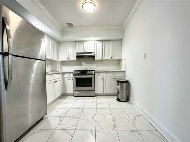 Foto del edificio - 66-61 73rd Pl
