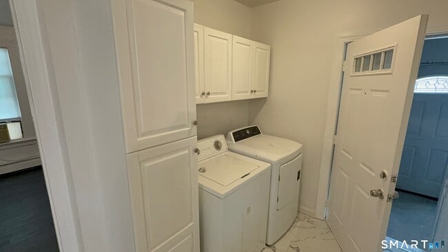 Building Photo - 85 Draher St
