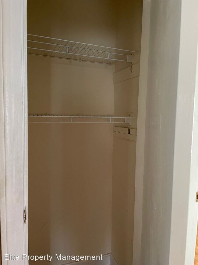 Building Photo - 2 br, 1 bath House - 904 East 14th Street