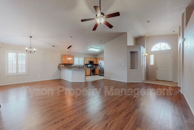 Foto del edificio - 10420 Calle Hermosa Ct NW