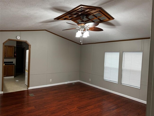 Foto del edificio - 214 County Rd 3313