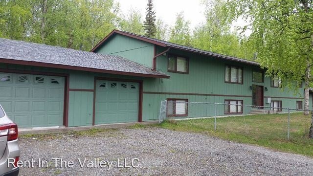 Building Photo - 1401 W Nicola Ave