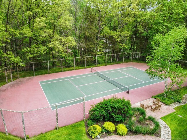 Foto del edificio - 7 White Oak Ln