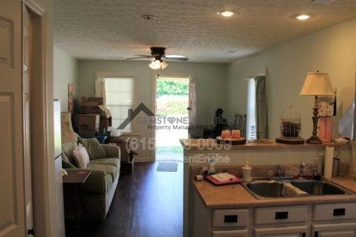 Photo - 335 Granbury St Apartment