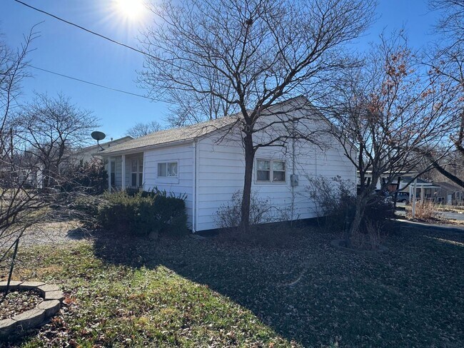 Foto del edificio - 3 bedroom on a corner lot, READY NOW!