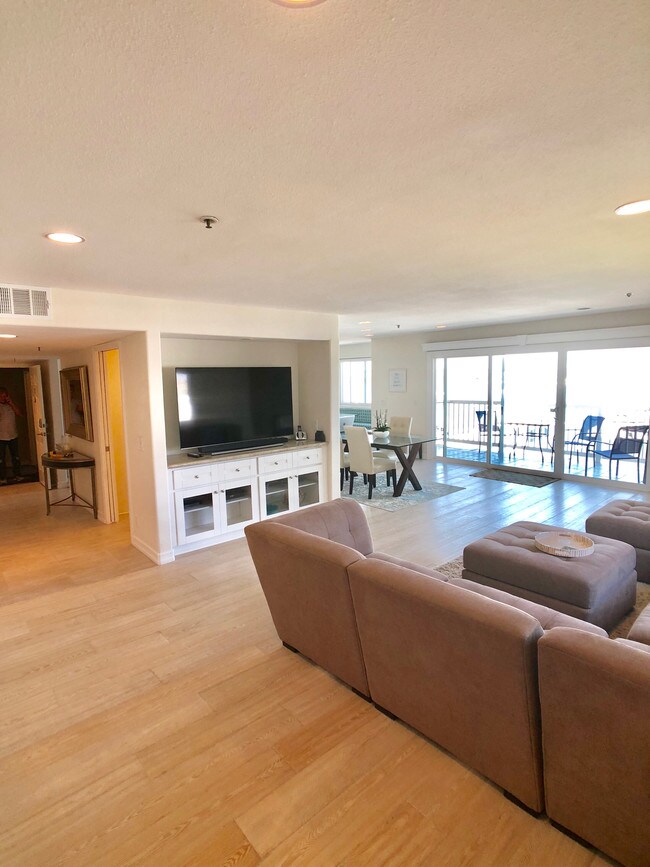 Building Photo - 16255 Pacific Cir
