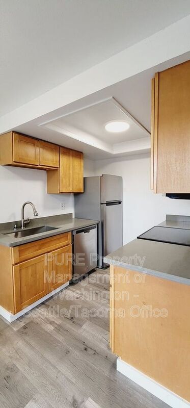 Building Photo - 3419 S 43rd St