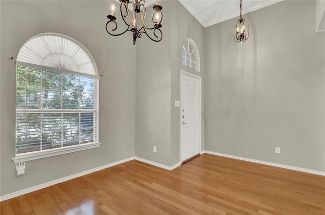 Foto del edificio - 631 Forest Hill Dr